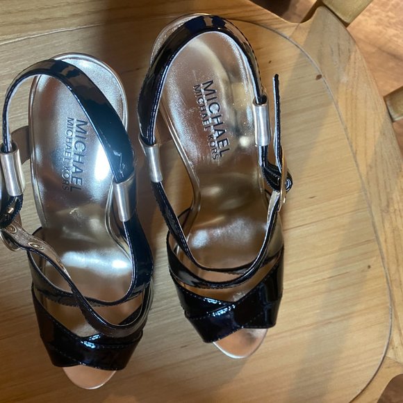 Vintage Michael by Michael Kors Patent Sandal Size 6M - Picture 3 of 6